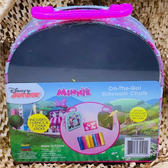 Disney Junior On-The-Go Sidewalk Chalk in Carrying Case - Picture 2 of 3